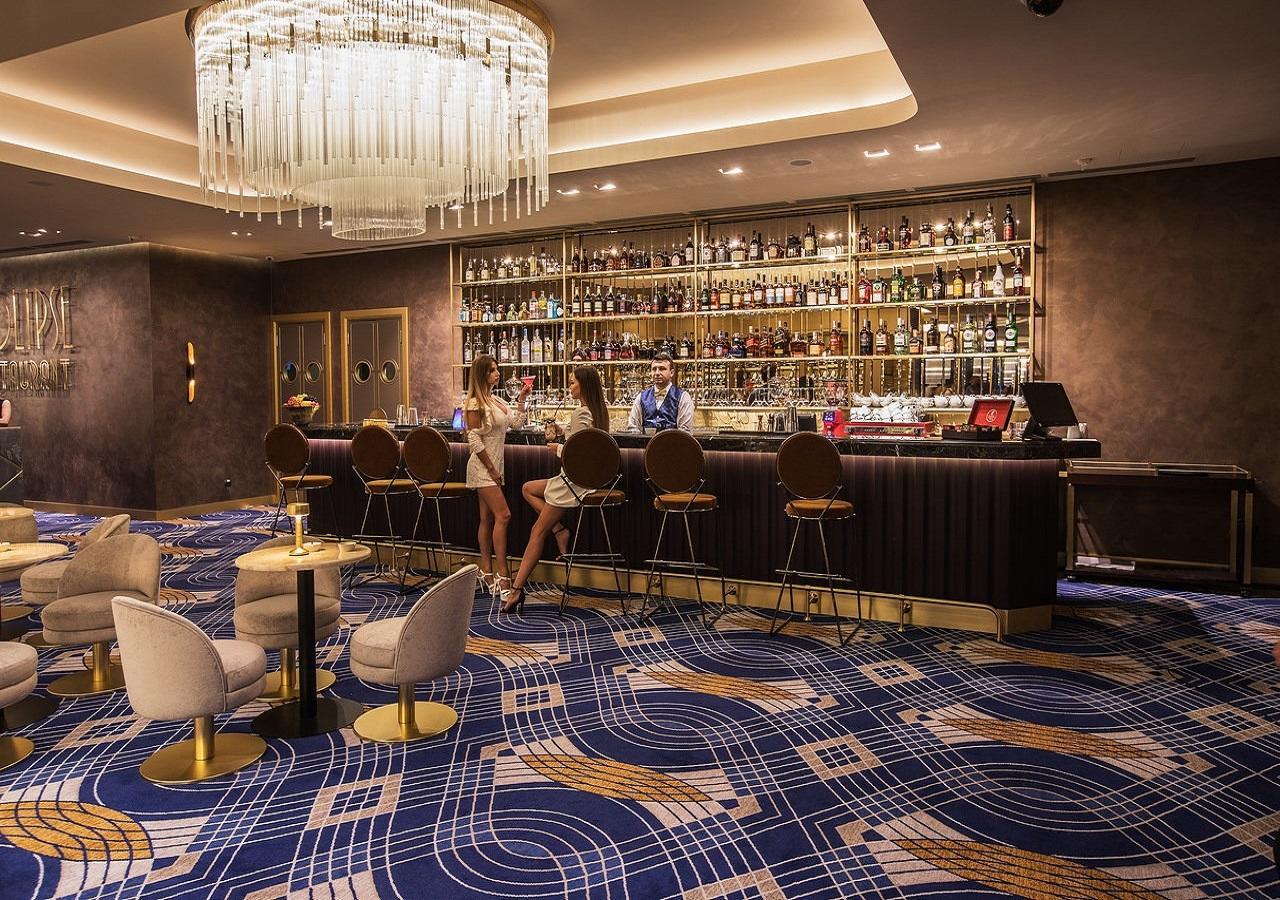 Euphoria Batumi Convention & Casino Hotel Exterior foto The Bar